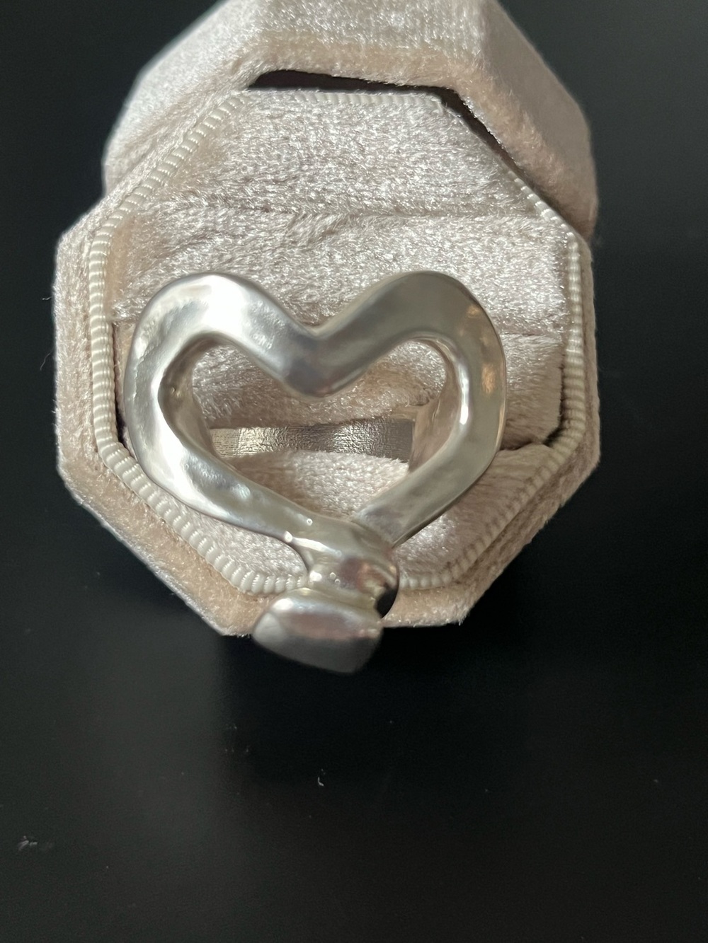 UNO de 50 Silver Heart-Shaped Ring